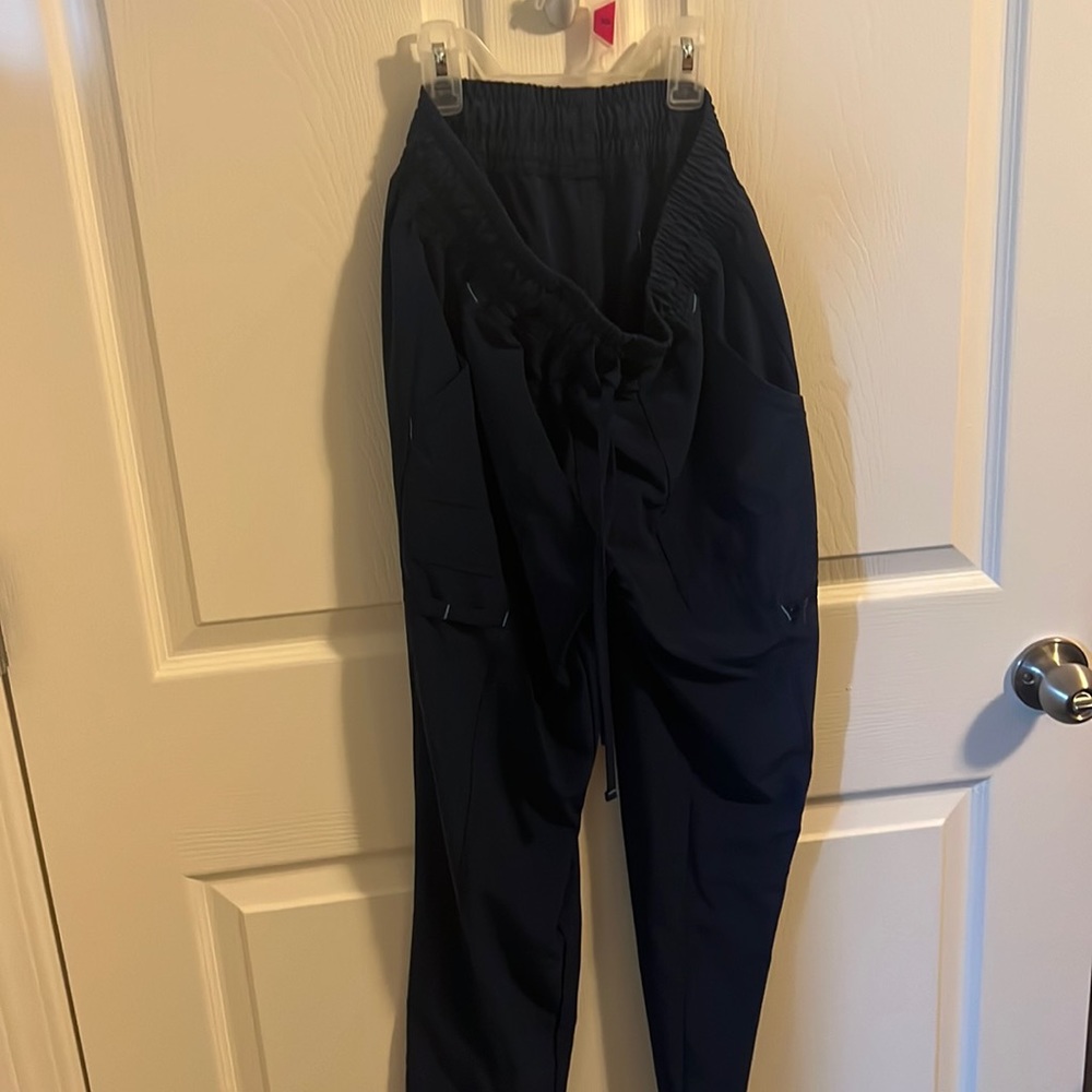 Scrubs pants extra small 90% polyester 10% spandex no fading no tears no stains